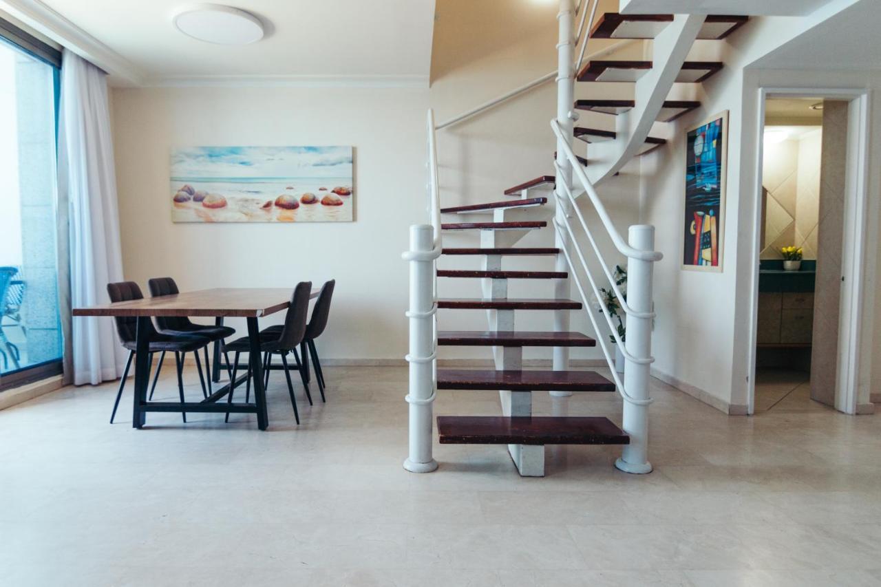 Almog Beach Apartments מגדלי חוף הכרמל חיפה Exterior foto