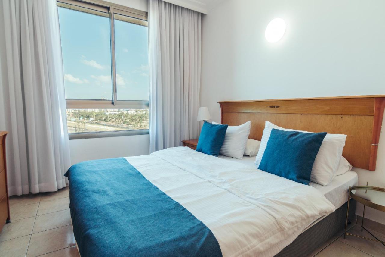 Almog Beach Apartments מגדלי חוף הכרמל חיפה Exterior foto