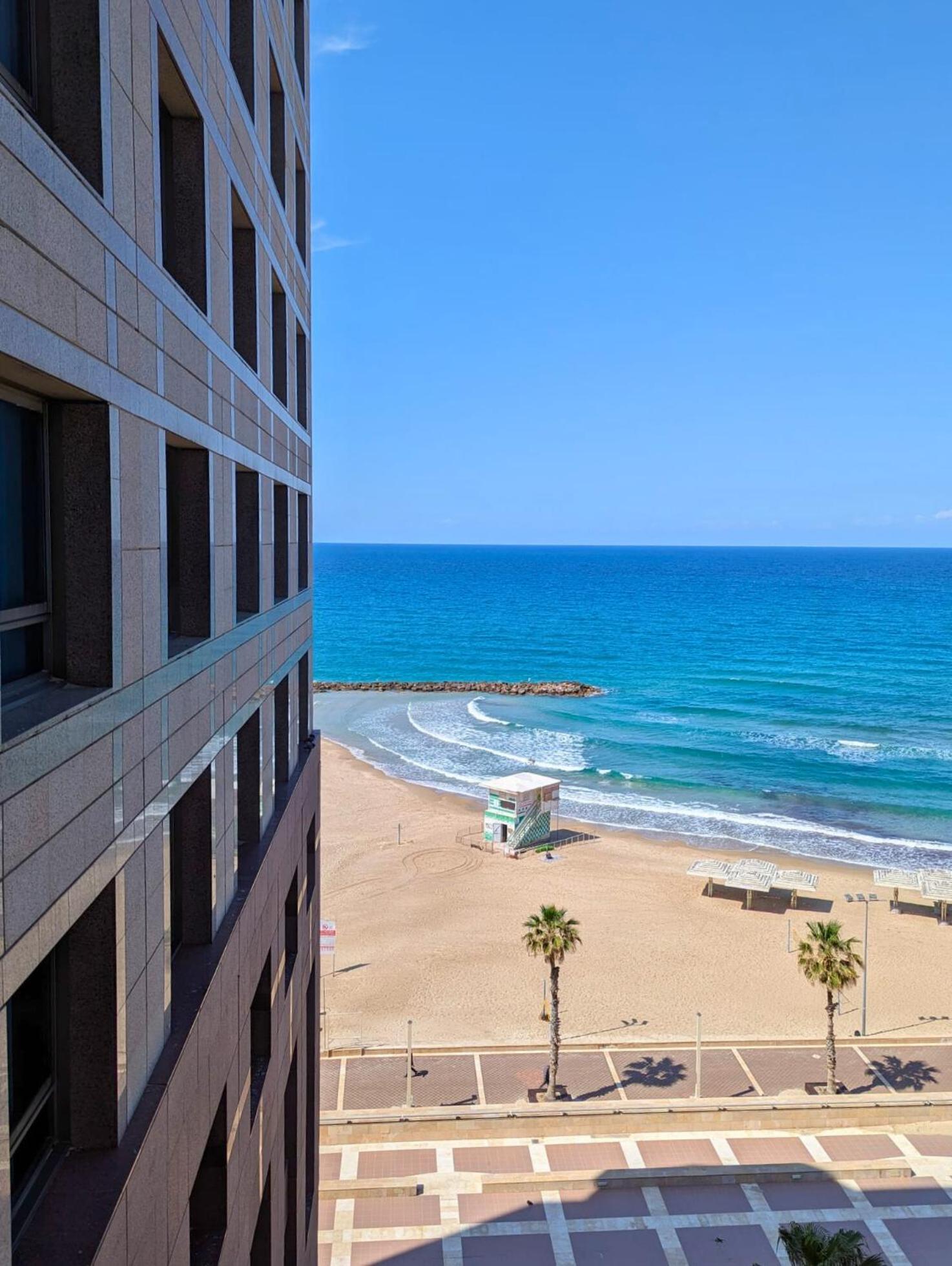 Almog Beach Apartments מגדלי חוף הכרמל חיפה Exterior foto